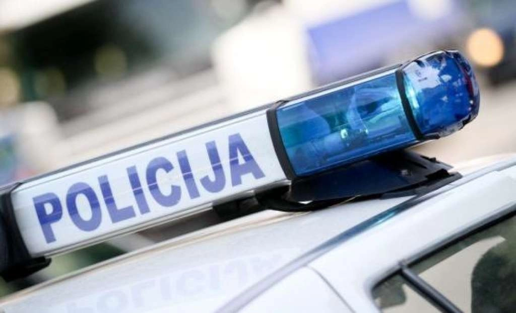 Ljubušak vrijeđao pa udario policajca